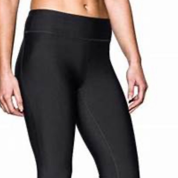 UNDER ARMOR CAPRI COMPRESSION PANTS - Picture 1 of 3
